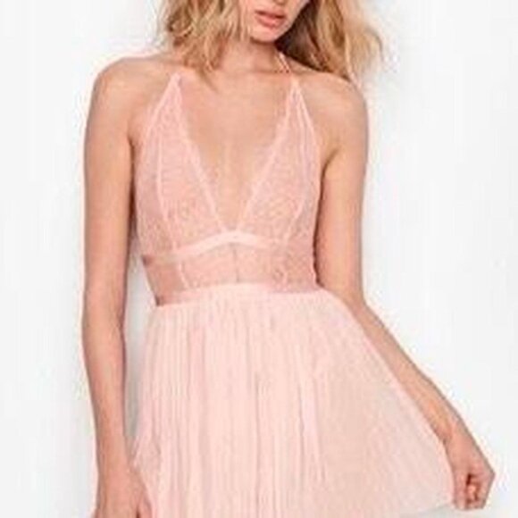 Victoria’s Secret pink Lingerie Top - Picture 1 of 4